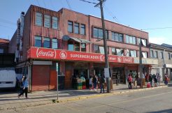 Edificio- Supermercado funcionando, centro de Tomé.