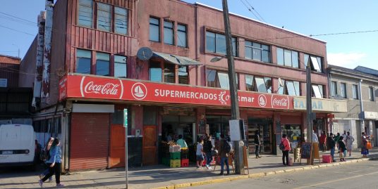 Edificio- Supermercado funcionando, centro de Tomé.